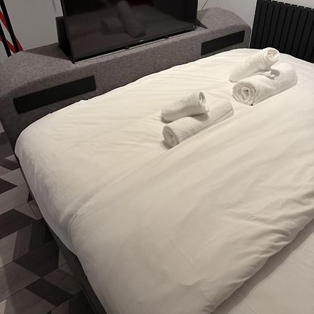 Beautiful 5 Bedroom Home Sleeps 12 People In Μάντσεστερ Εξωτερικό φωτογραφία