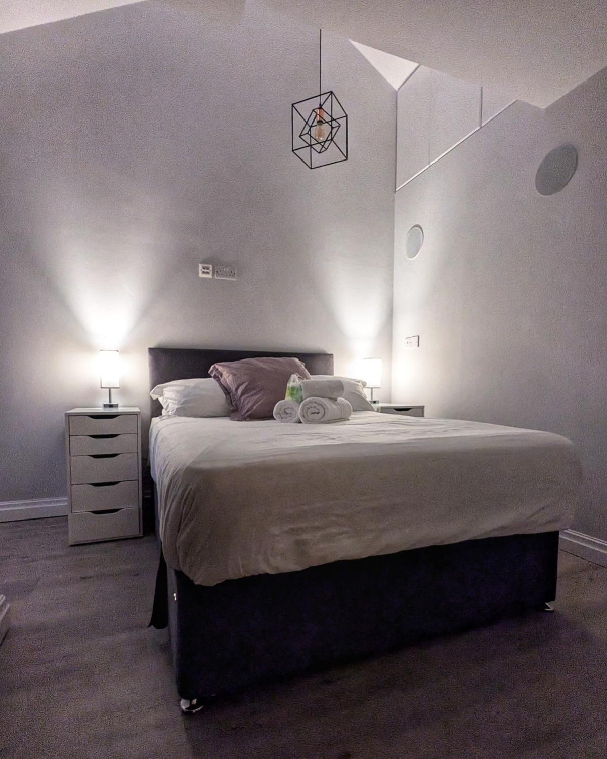 Beautiful 5 Bedroom Home Sleeps 12 People In Μάντσεστερ Εξωτερικό φωτογραφία
