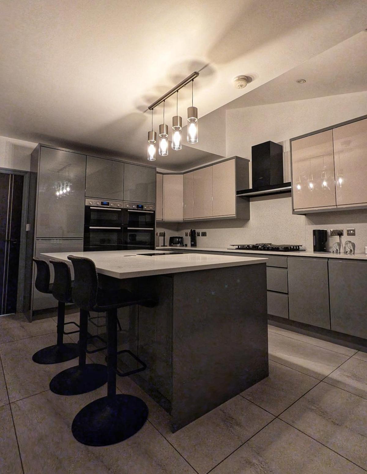 Beautiful 5 Bedroom Home Sleeps 12 People In Μάντσεστερ Εξωτερικό φωτογραφία