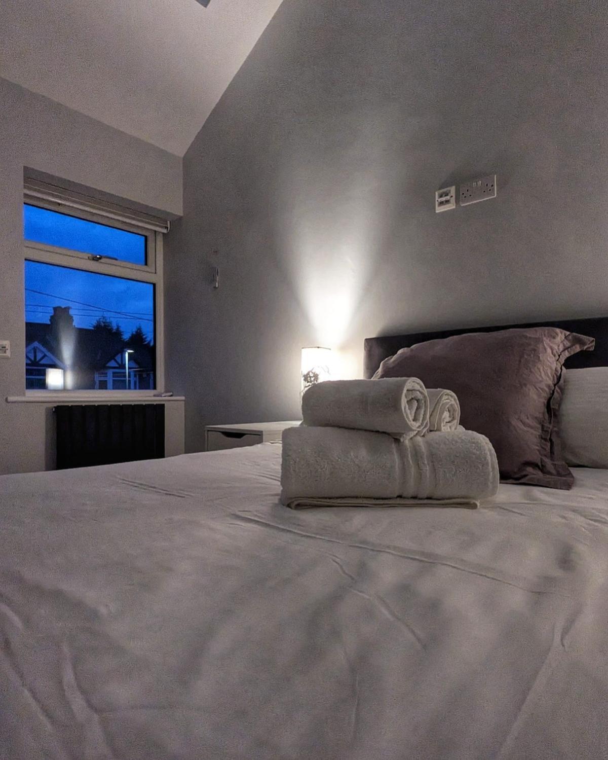 Beautiful 5 Bedroom Home Sleeps 12 People In Μάντσεστερ Εξωτερικό φωτογραφία